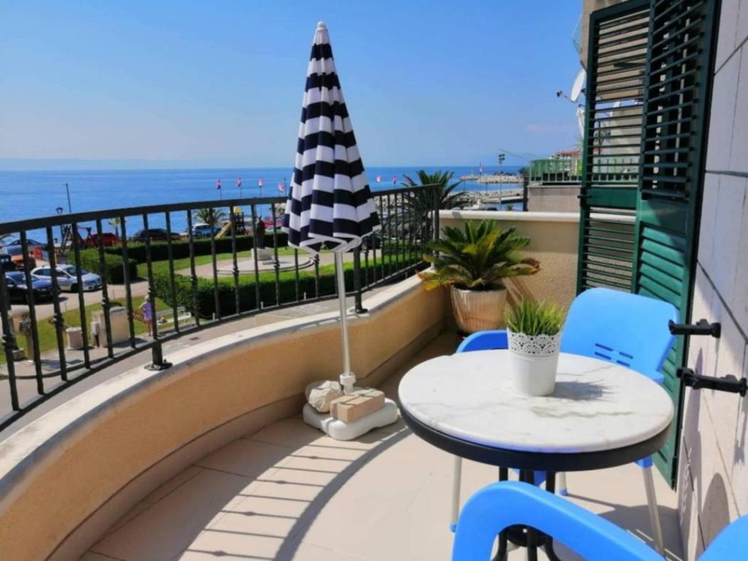 Apartment Dalma Подгора Экстерьер фото